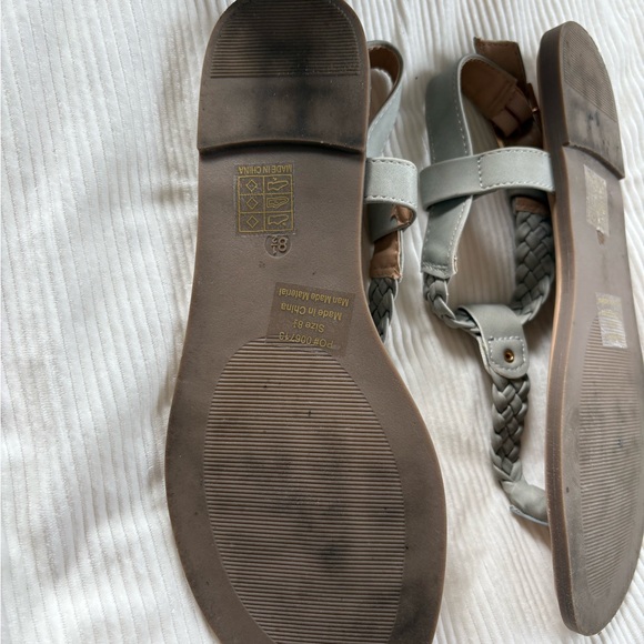 Journee Collection Genevieve Braided Sandals Grey - Women’s size 8.5 (In Box) - Picture 6 of 7